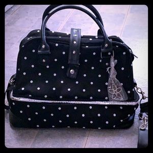 Temp-Tations Multi-Zip & Compartment Tote